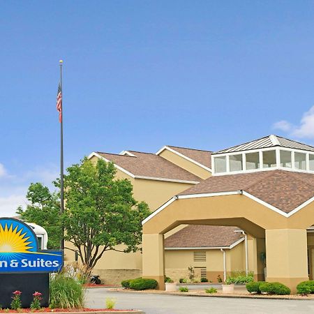 Days Inn By Wyndham St. Louis/Westport Mo Меріленд-Гайтс Екстер'єр фото