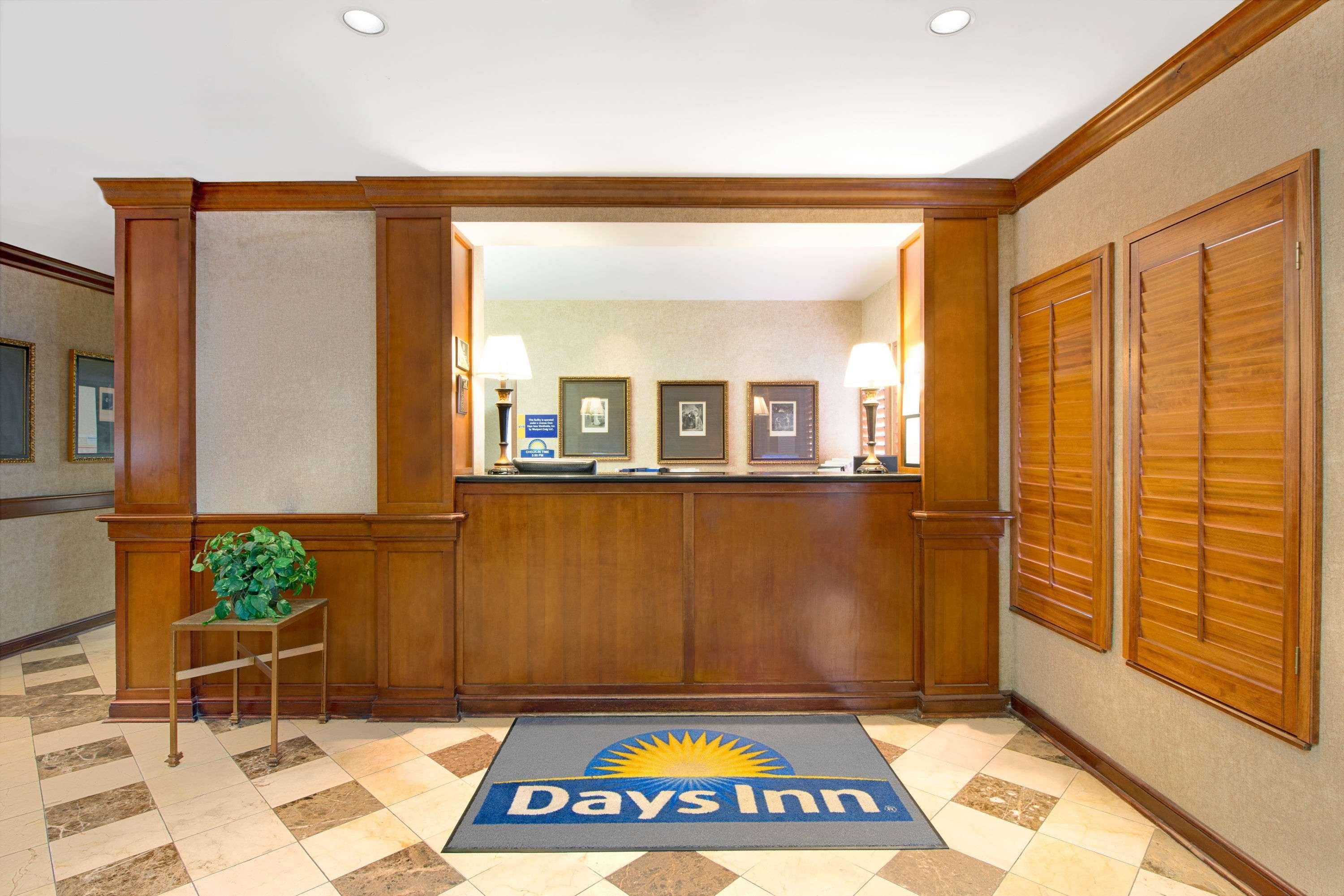 Days Inn By Wyndham St. Louis/Westport Mo Меріленд-Гайтс Екстер'єр фото