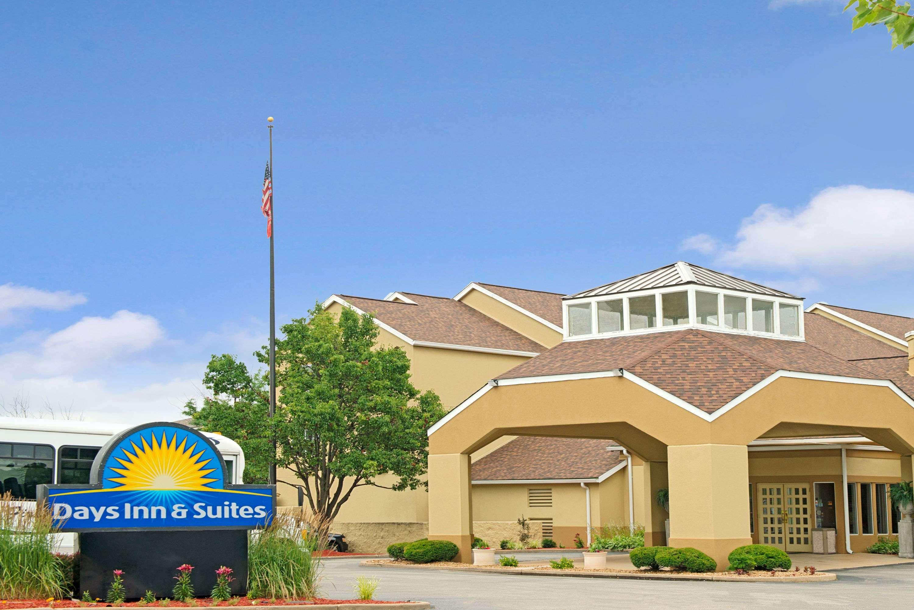 Days Inn By Wyndham St. Louis/Westport Mo Меріленд-Гайтс Екстер'єр фото